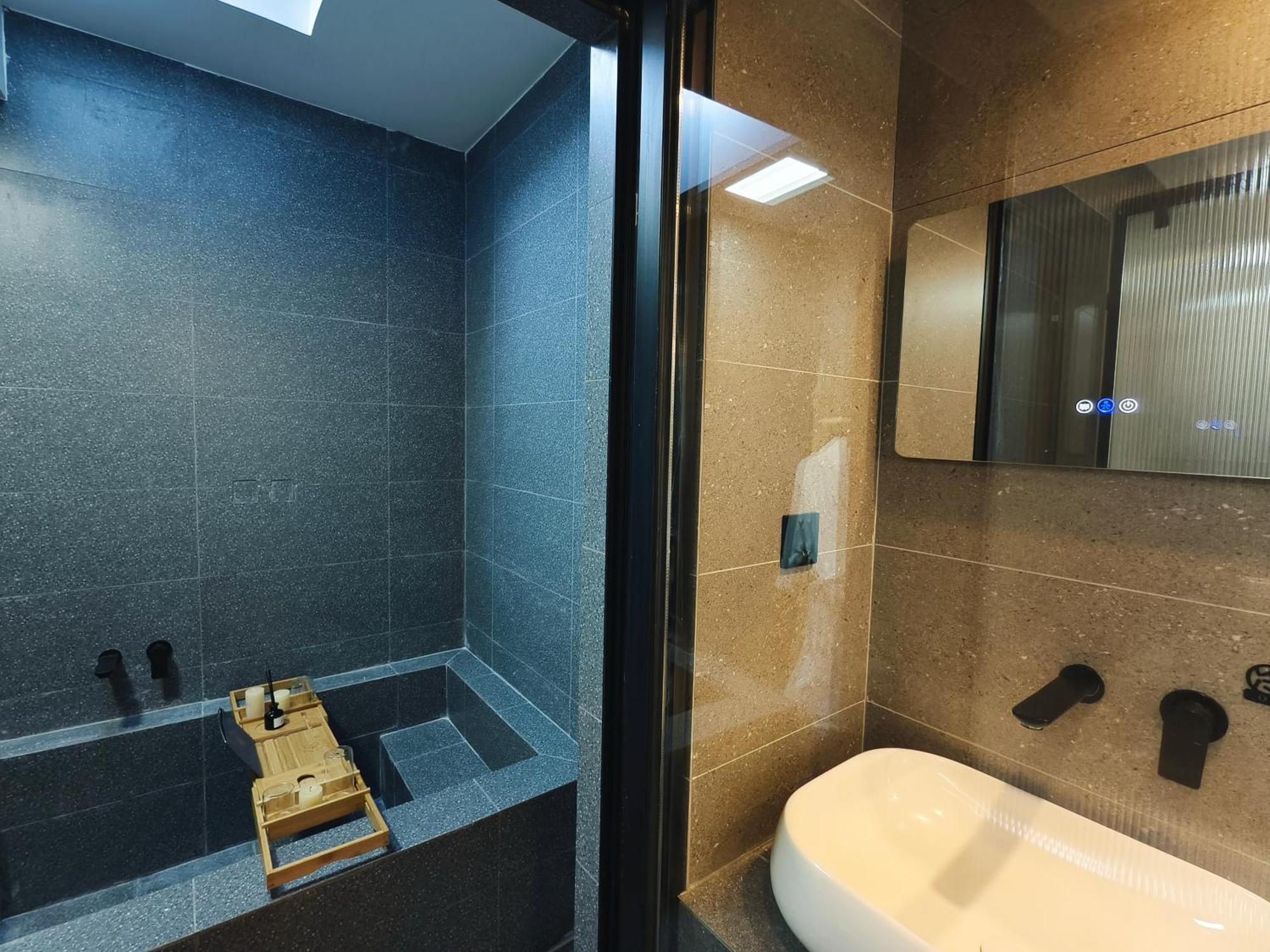 Beijing Hills & Hutong City Retreat Near Forbidden City & Line 4 Multi-Room Options 외부 사진